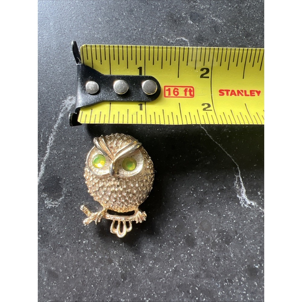 VTG 70s Owl Pin Brooch SARAH COVENTRY Gold Neon Green Rhinestones Bird Signed - Picture 3 of 5